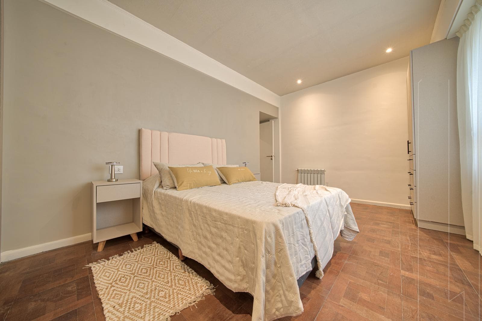 3-Room Apartment, Front-Facing, Renovated, Furnished, Chauvin