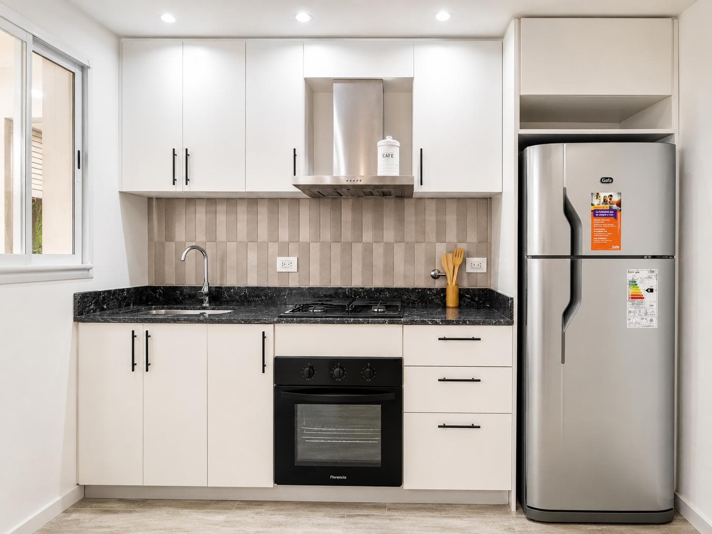 3-Room Apartment, Front-Facing, Renovated, Furnished, Chauvin