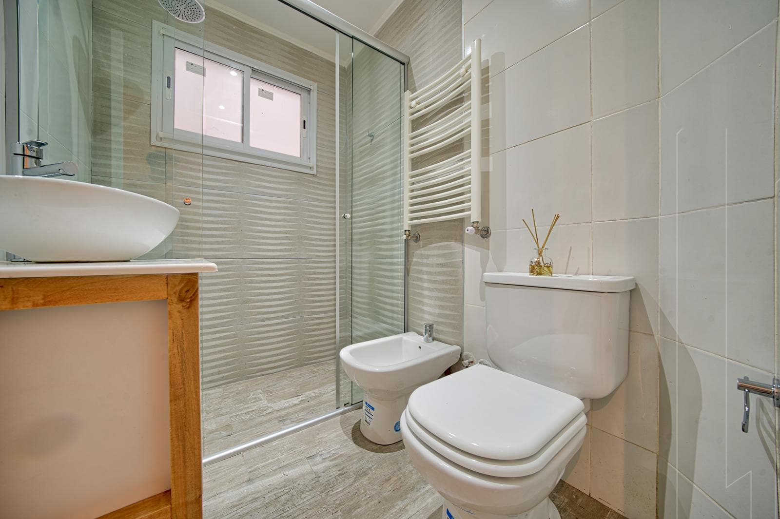 3-Room Apartment, Front-Facing, Renovated, Furnished, Chauvin