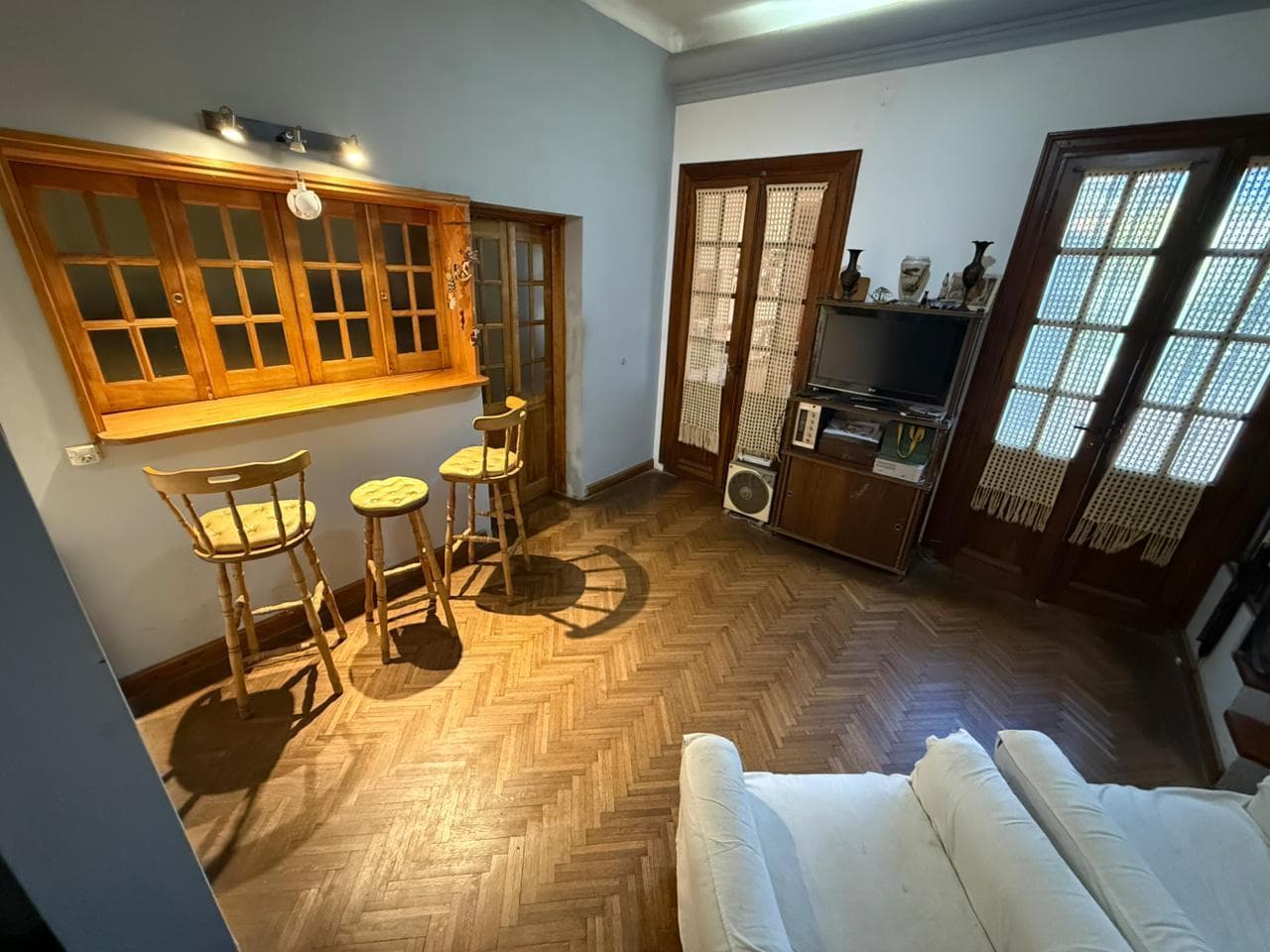 4-ROOM HOUSE FOR SALE WITH GARAGE IN QUILMES—QUALIFIES FOR A MORTGAGE