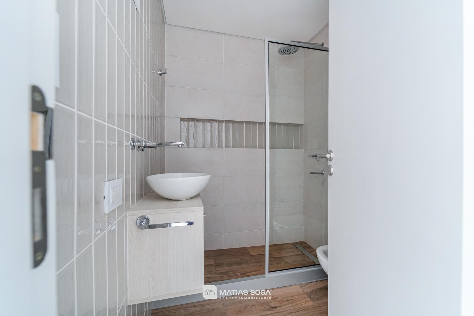 For Sale - Apartment - 2 bedrooms - Brand new - With garage