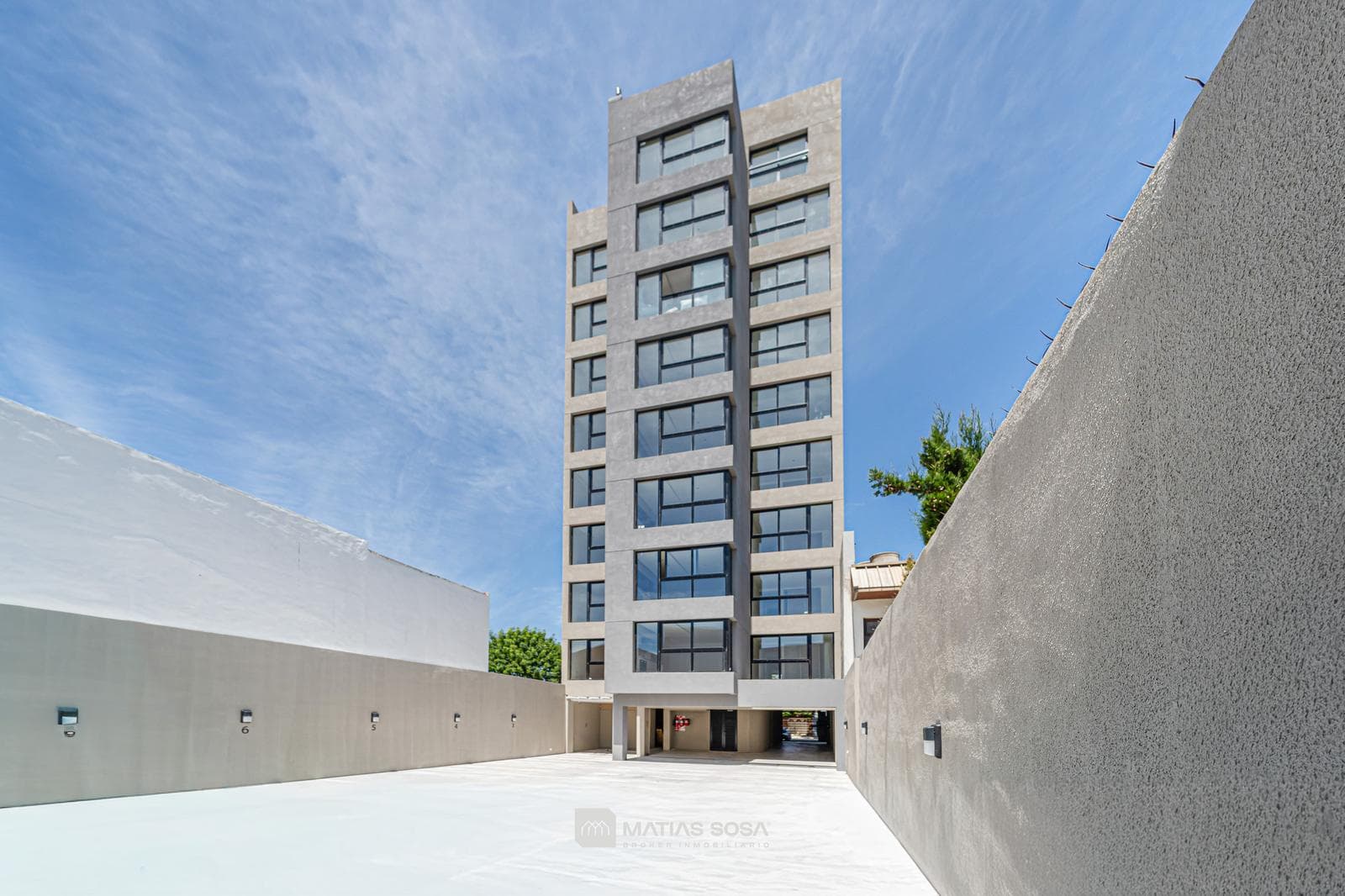For Sale - Apartment - 2 bedrooms - Brand new - With garage