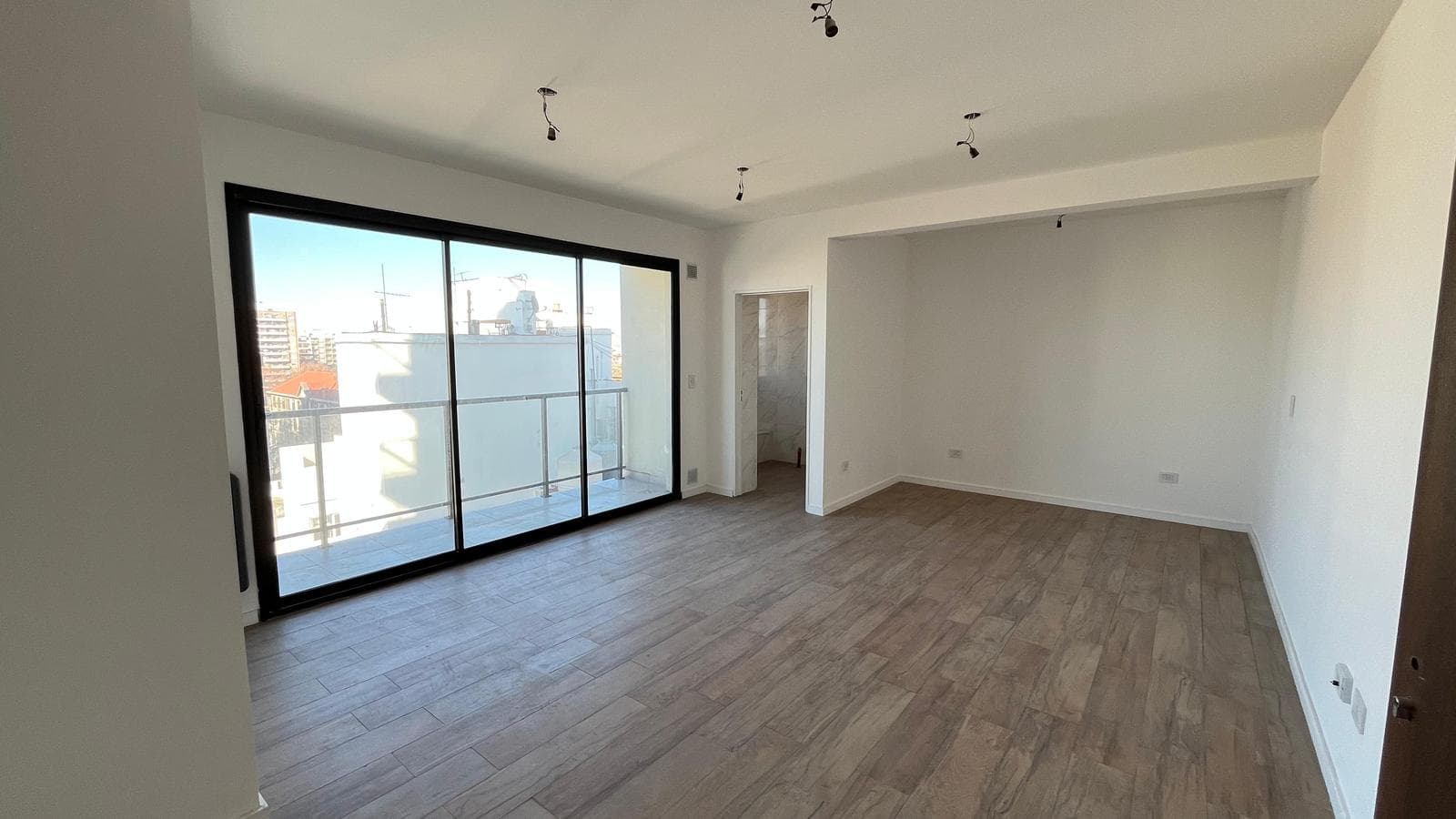 For Sale, Apartment, Studio, Balcony/Terrace, Amenities, Floresta