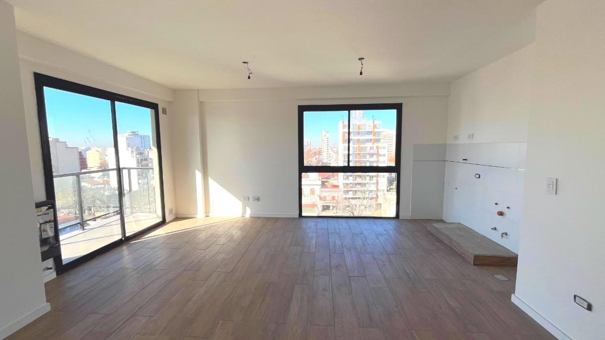 For Sale, Apartment, 2 Rooms, Balcony, Amenities, Floresta