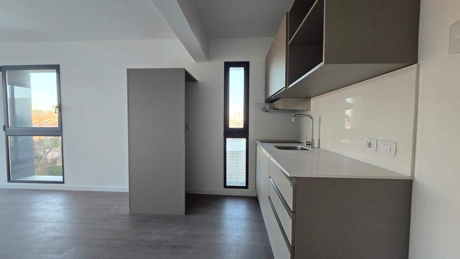 For Sale: 2.5-Bedroom Apartment, Brand-New, Playa Mansa, Punta del Este