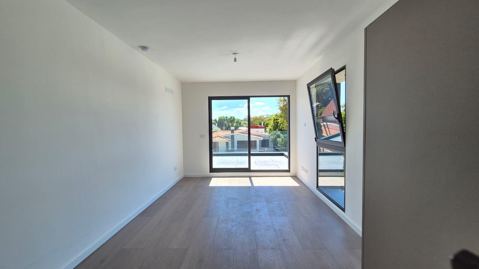 For Sale: 2.5-Bedroom Apartment, Brand-New, Playa Mansa, Punta del Este