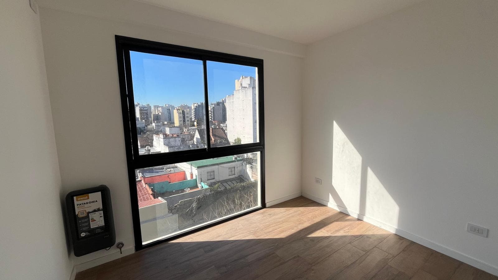 For Sale, Apartment, 3 Rooms, Balcony, Amenities, Floresta