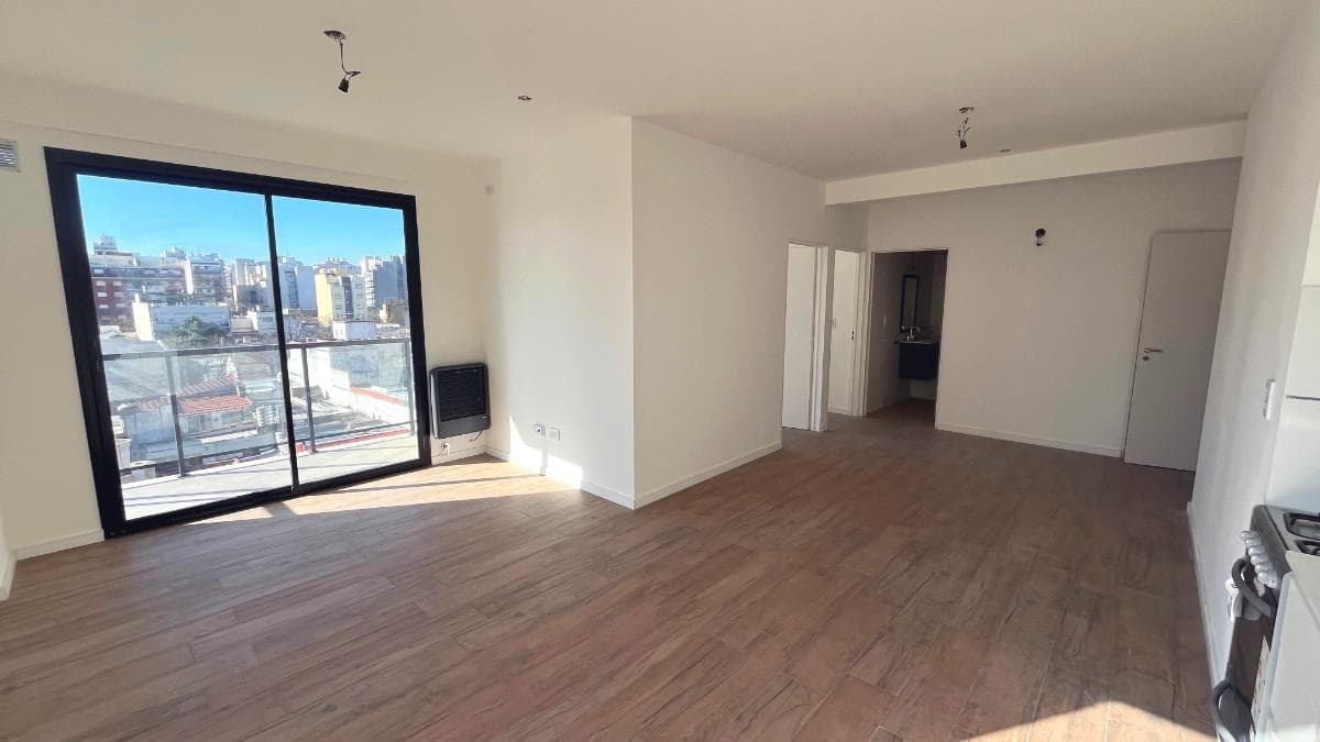 For Sale, Apartment, 3 Rooms, Balcony, Amenities, Floresta
