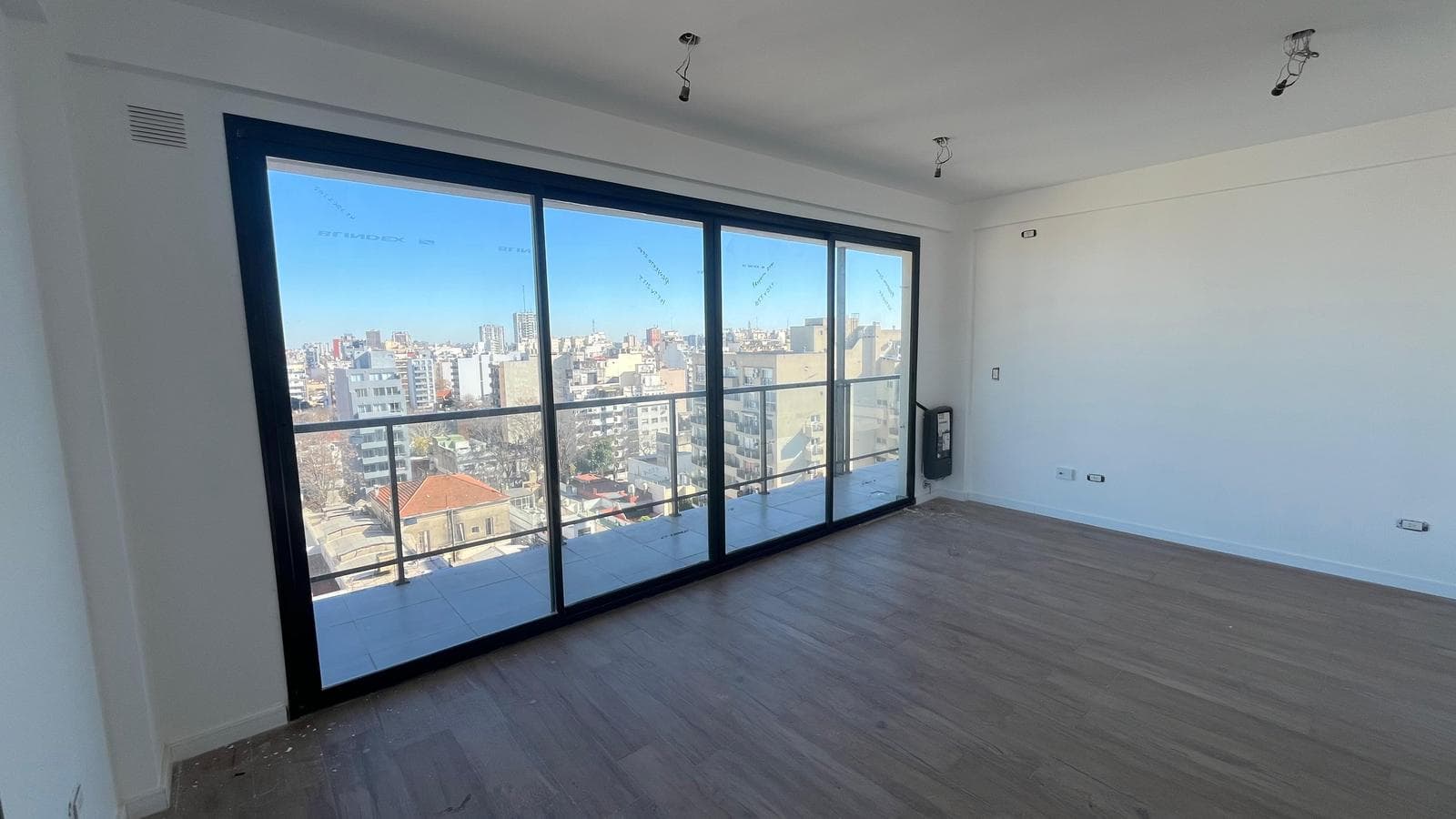 For Sale, Apartment, 2 Rooms, Balcony with Terrace, Amenities, Floresta