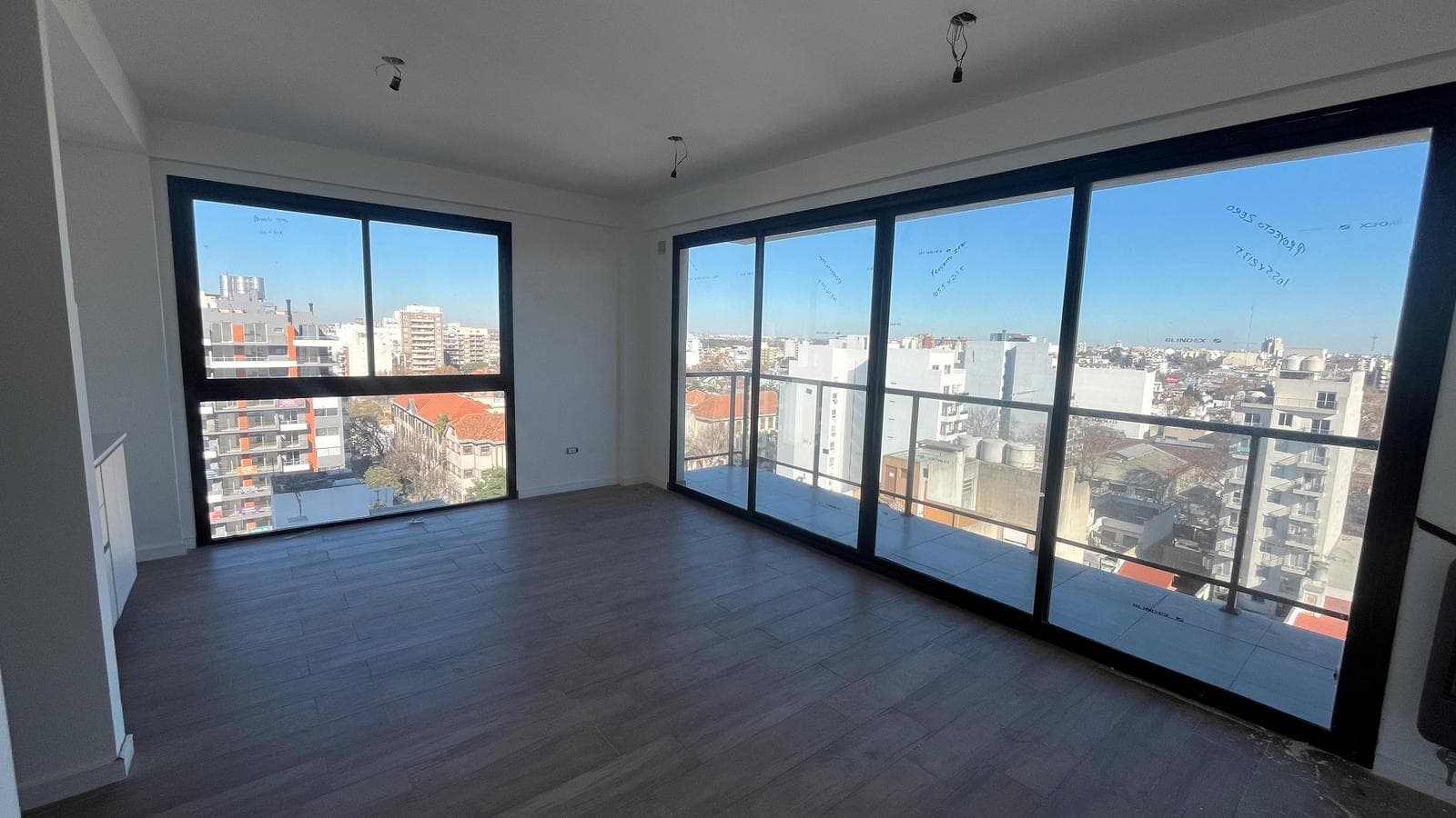 For Sale, Apartment, 2 Rooms, Balcony with Terrace, Amenities, Floresta