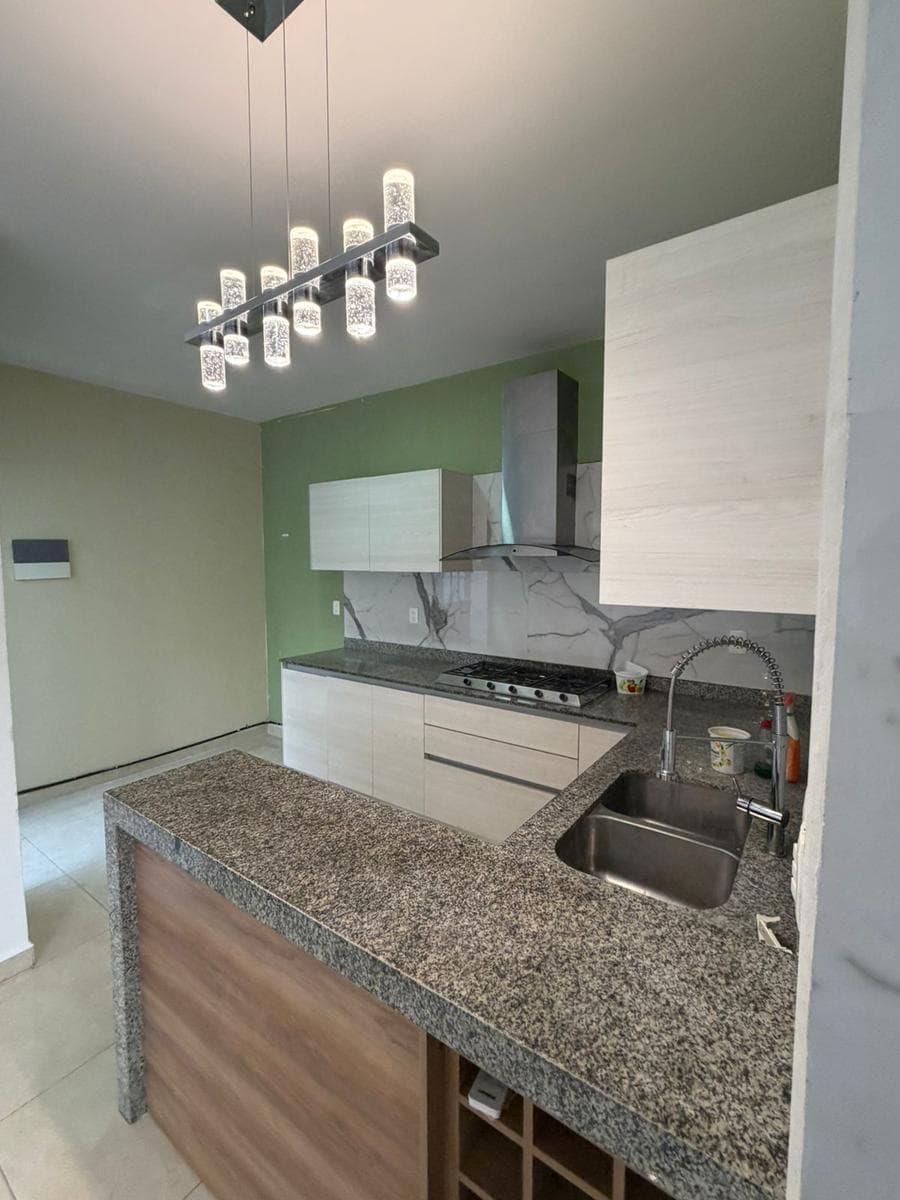 CASA EN RENTA RESIDENCIAL CATANIA ZONA SUR