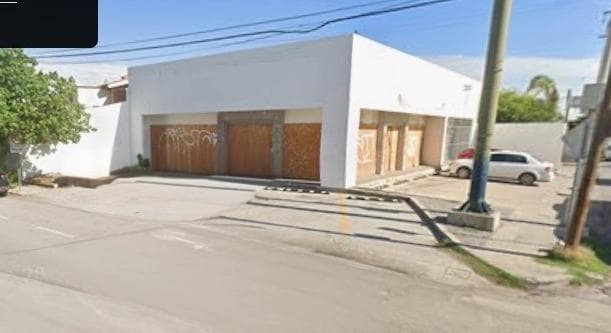COMMERCIAL SPACE FOR RENT IN CUMBRES