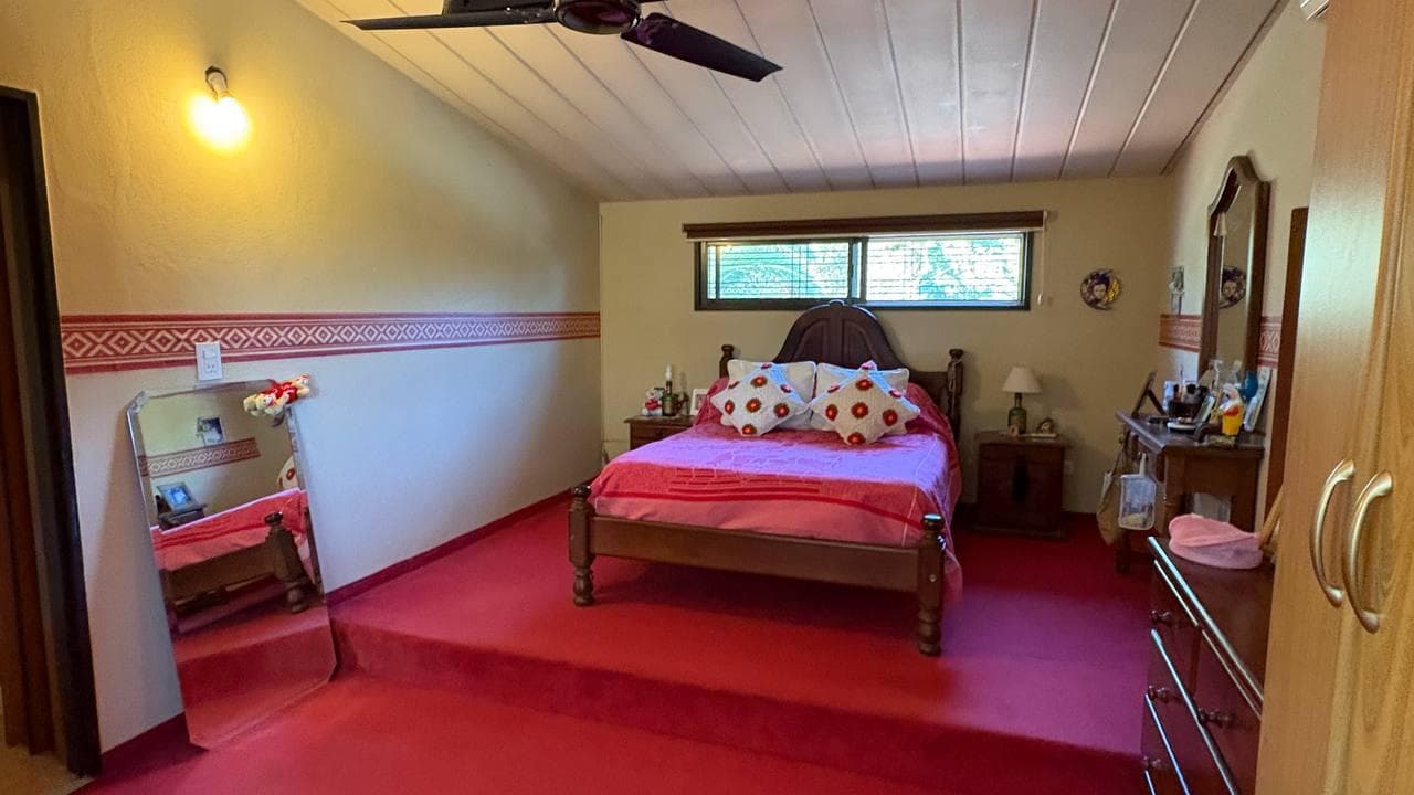 For Sale, House, 5 Rooms, Mortgage-Eligible, Outdoor Kitchen, Grill, Patio, Garden, Garage, Ituzaingo Norte.