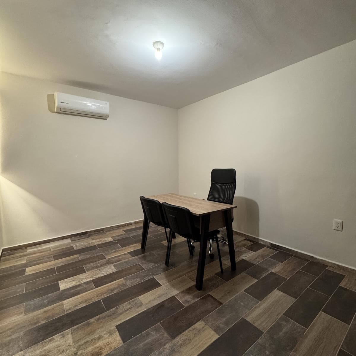 Office in the Reforma neighborhood, Veracruz