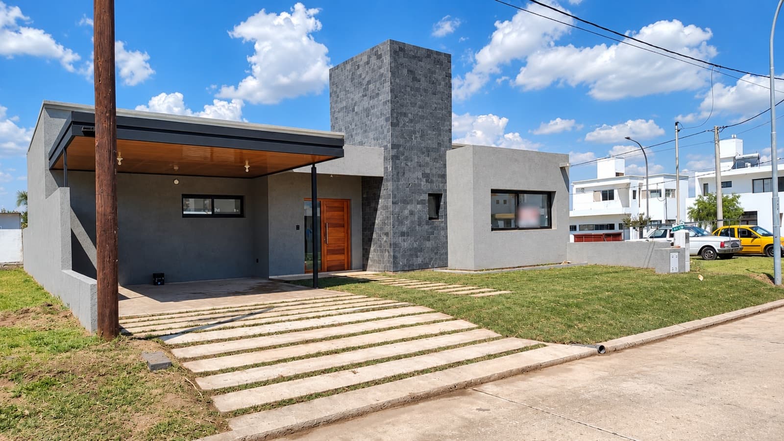 2-Bedroom House, Ground Floor - Allende Region, Eligible for Financing