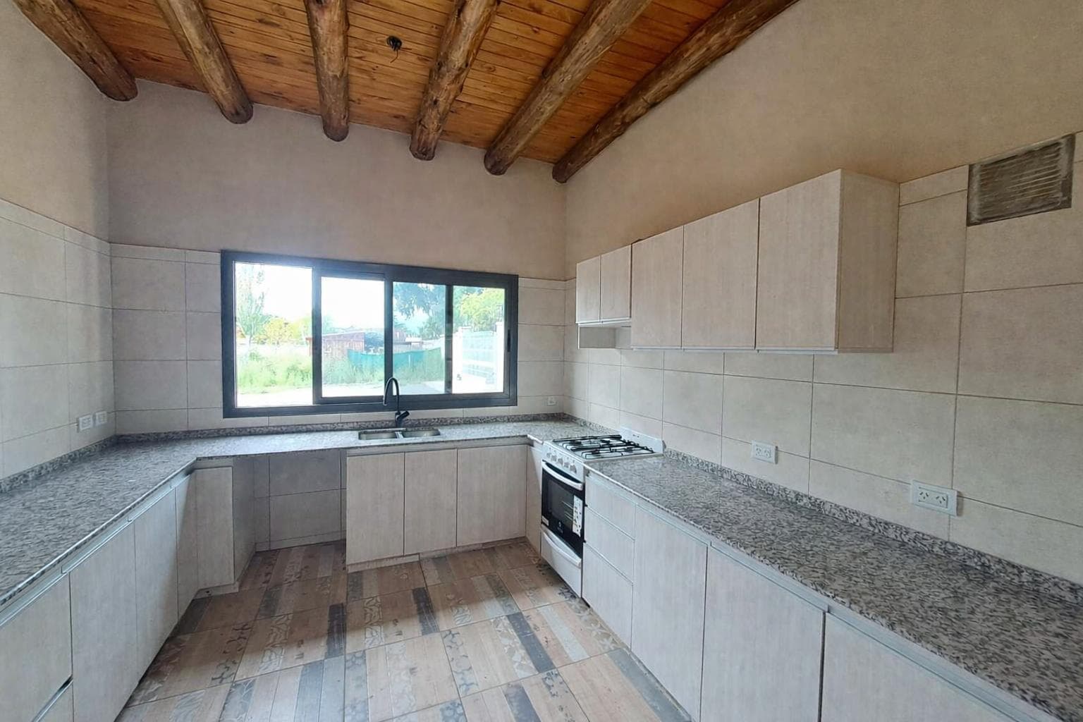 3-bedroom, 4-bathroom house in the gated community "La Cándida" - Carrodilla, Luján de Cuyo