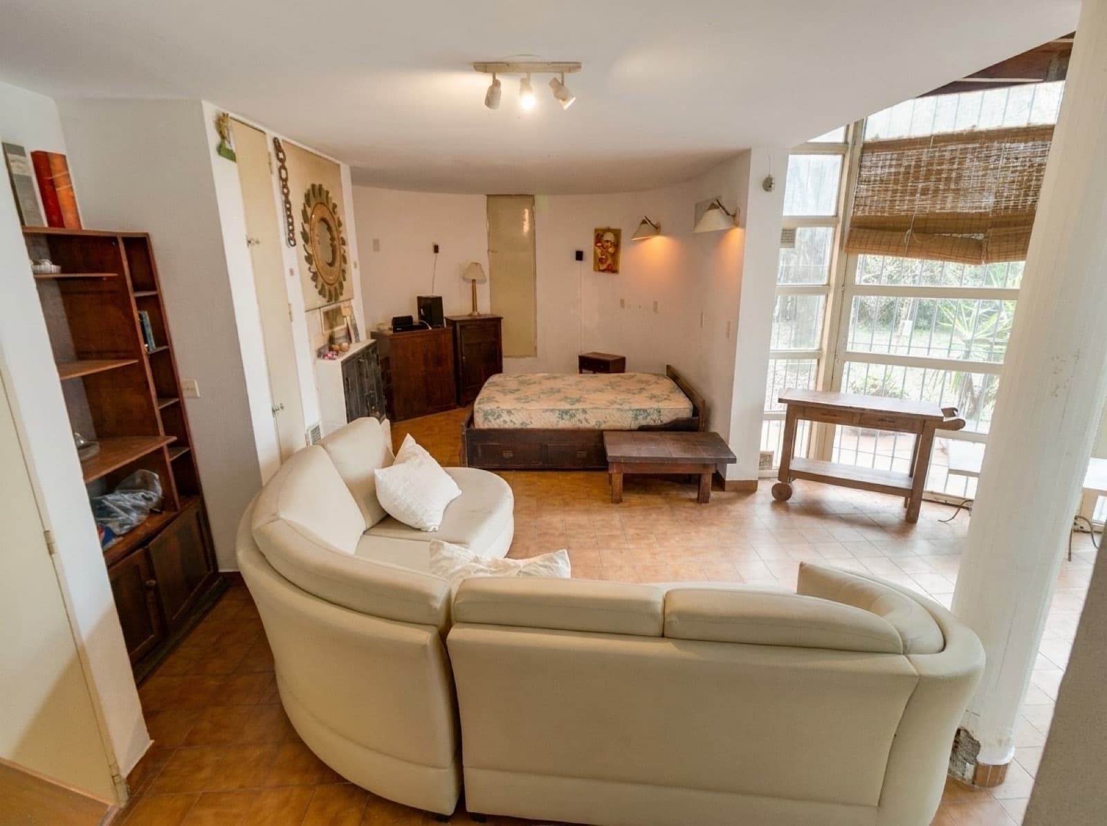 House for sale in Villa Elisa, at the corner of 131 and 418, with a large lot and 3 bedrooms spread over 2 floors