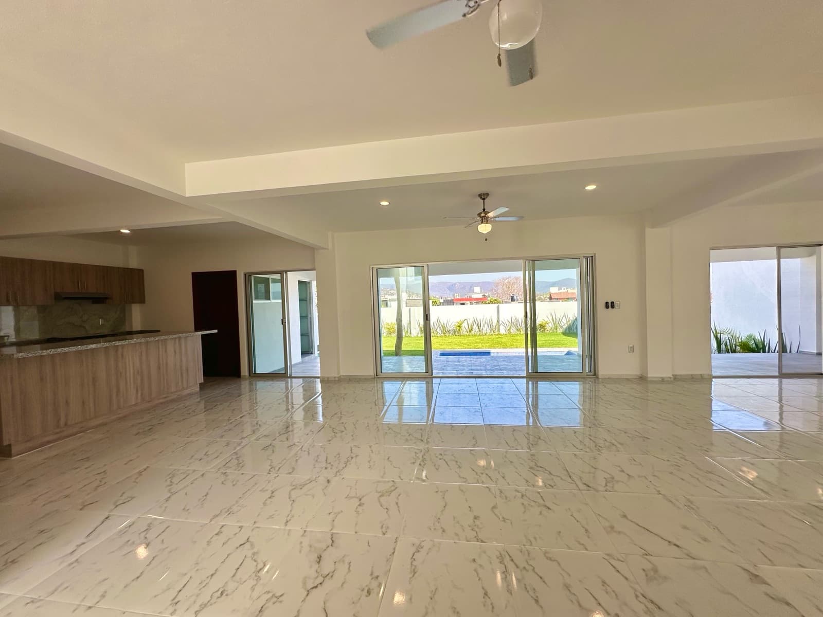 Brand-new 5-bedroom home with a pool and garden south of Cuernavaca