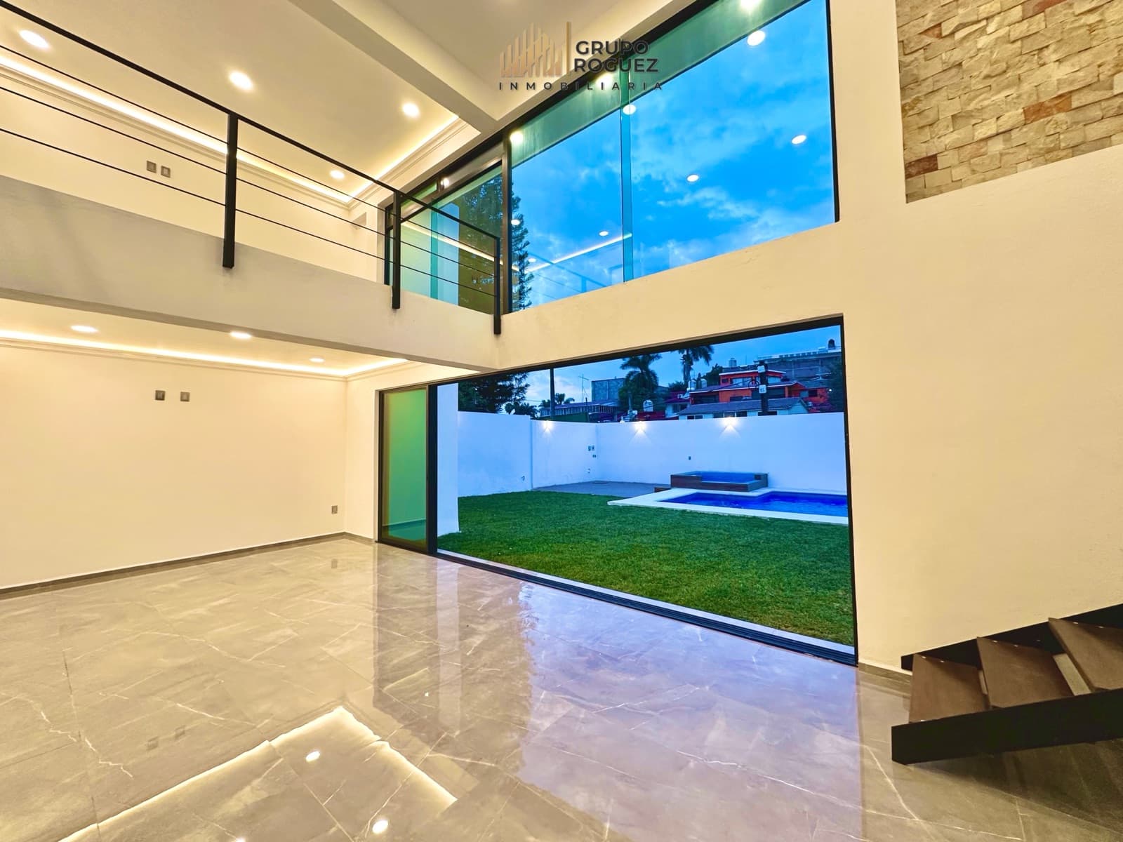 Luxury home with a pool and garden south of Cuernavaca