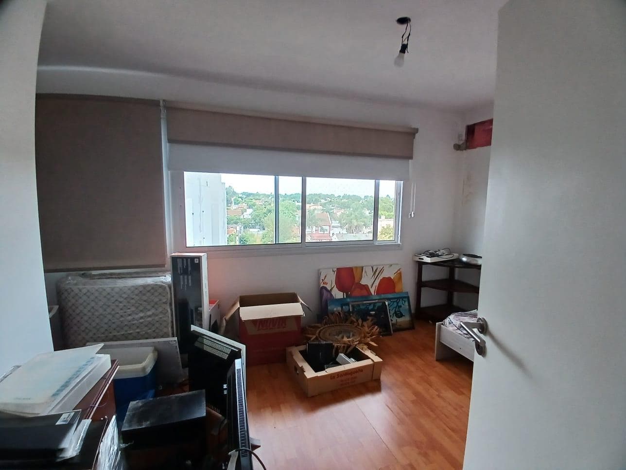 3-room duplex apartment in Victoria, San Fernando, with a covered parking space.