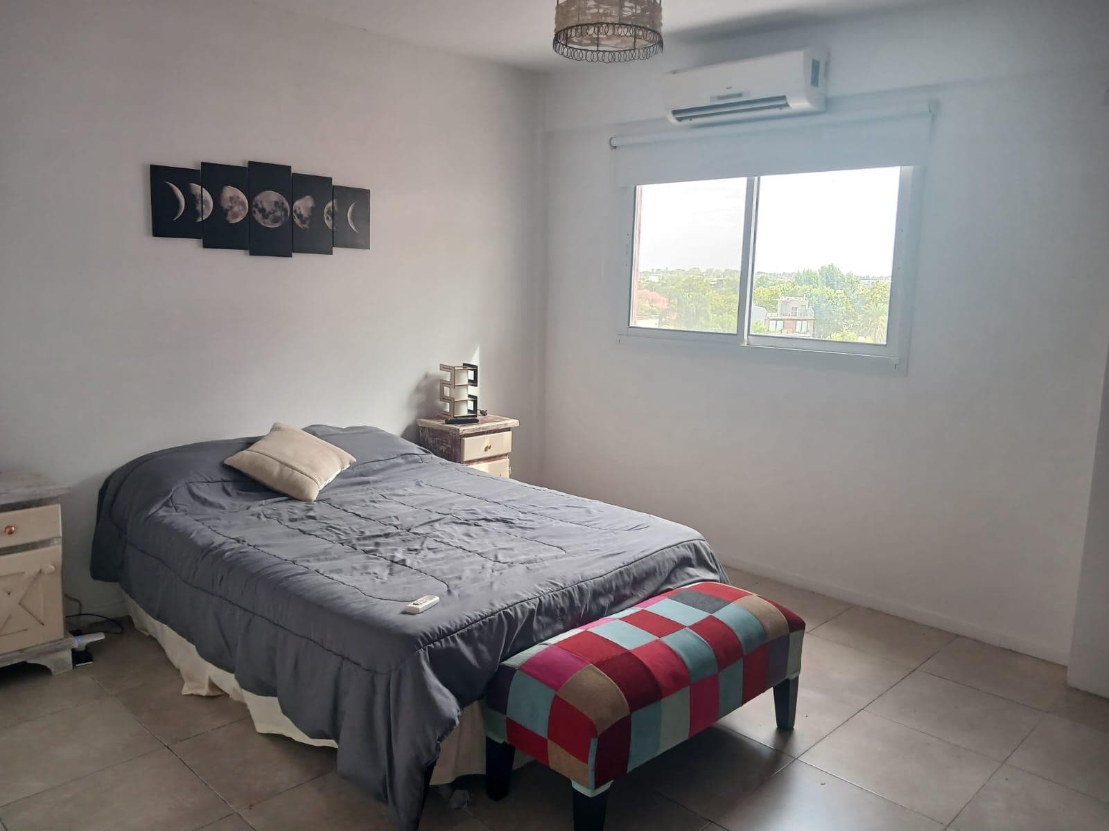 3-room duplex apartment in Victoria, San Fernando, with a covered parking space.