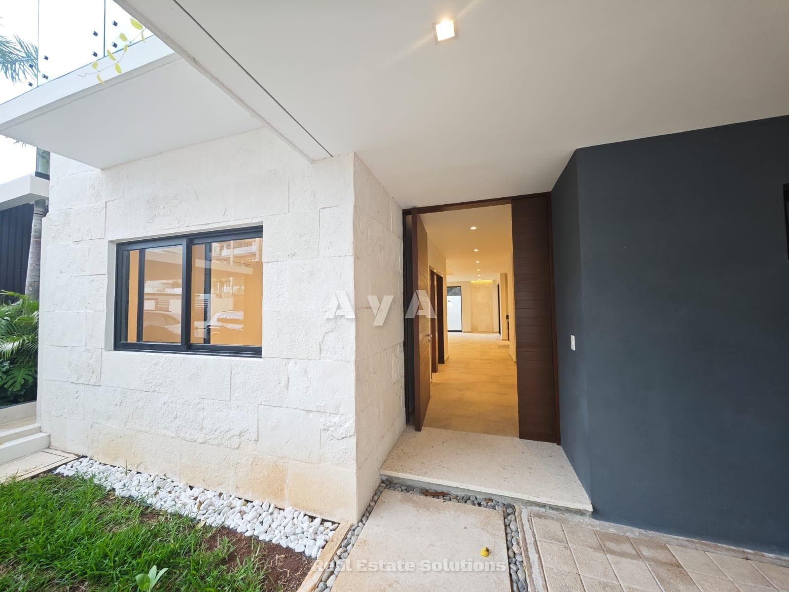 House for Sale, 4 Bedrooms, NEW DOUBLE-HEIGHT CEILINGS, Pool, Via Cumbres, Av. Huayacán, Cancún
