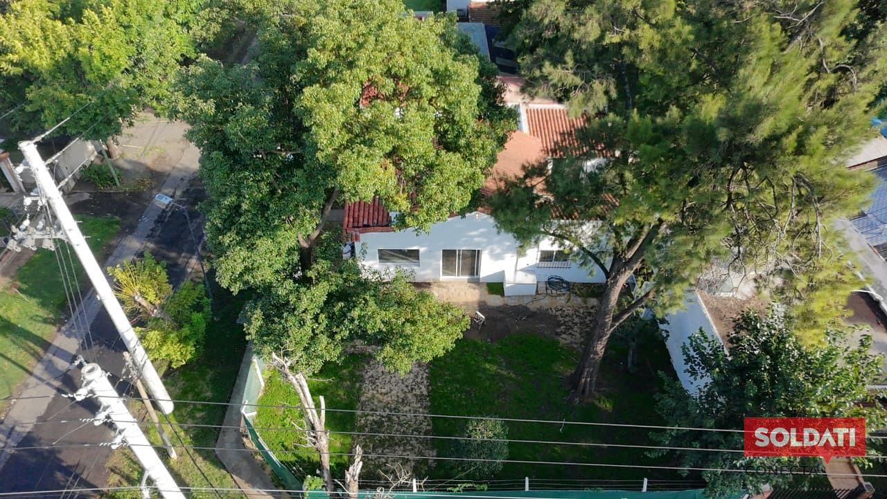 House for sale in Bella Vista—renovated to look brand new, just like new!