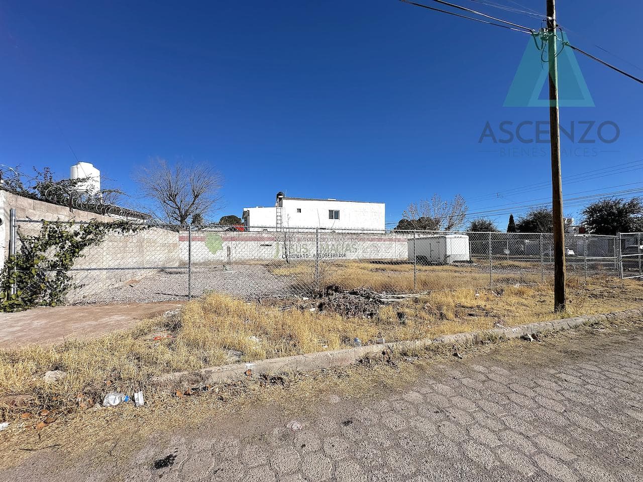 Great Opportunity!! Land for Sale at the Intersection of Trasviña Ave. and Retes St., Oscgon