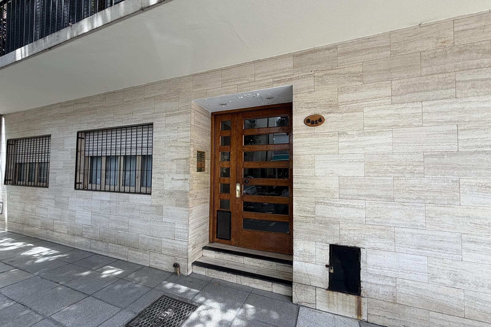3-ROOM APARTMENT FOR SALE IN THE FLORES AREA.