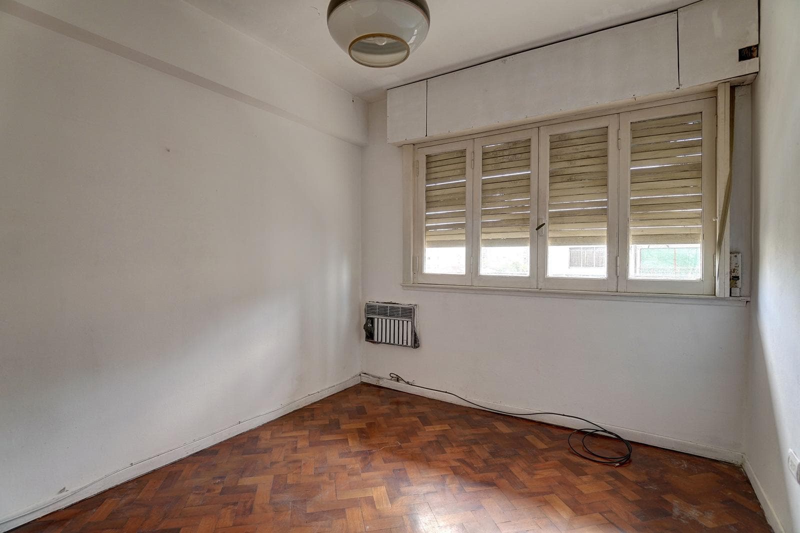 3-ROOM APARTMENT FOR SALE IN THE FLORES AREA.
