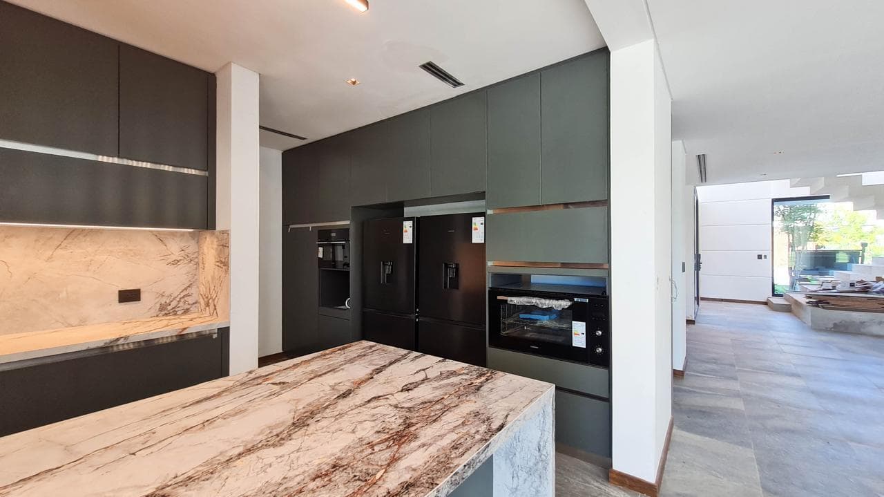 5-Bedroom House for Sale by the River in El Yacht Nordelta
