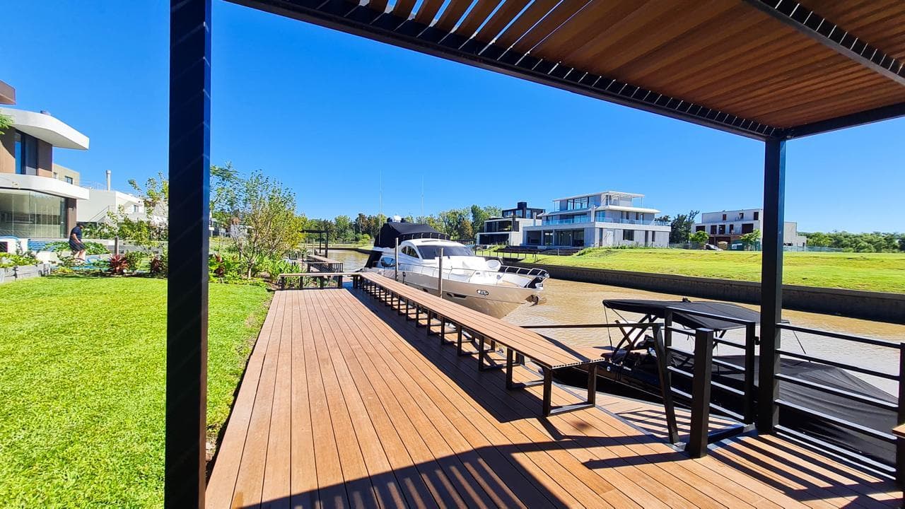 5-Bedroom House for Sale by the River in El Yacht Nordelta