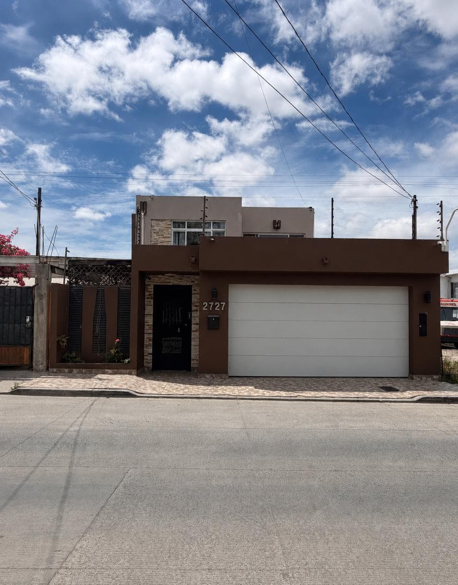 House in Jardín Dorado