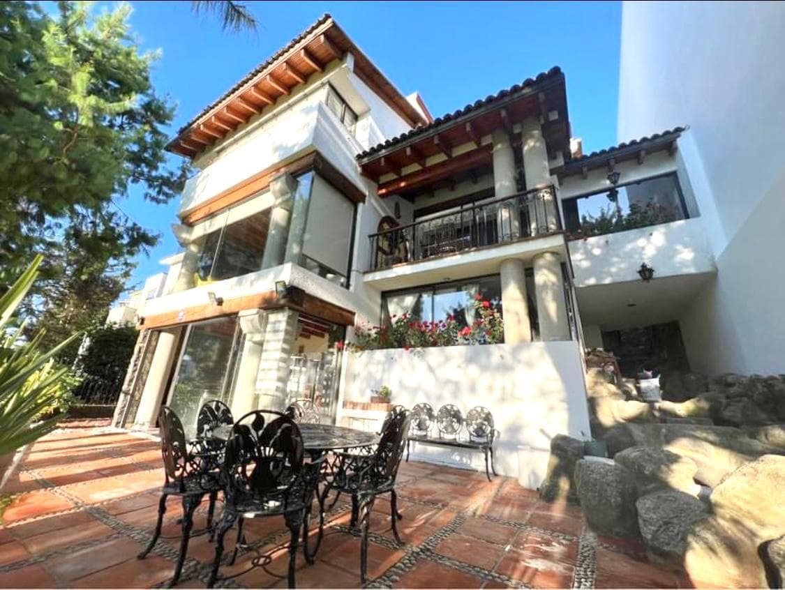 GREAT OPPORTUNITY: HOUSE IN LOS ENCINOS