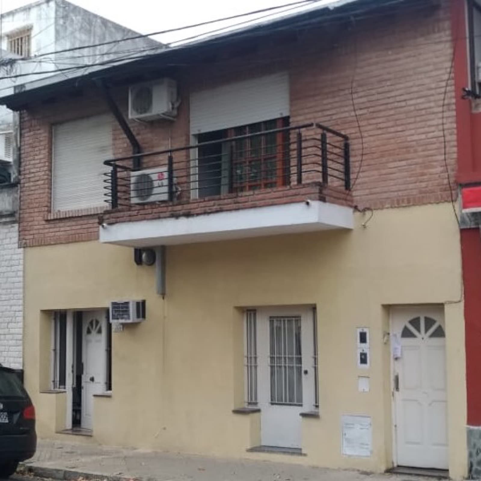 FOR SALE - HOUSE WITH COMMERCIAL POTENTIAL