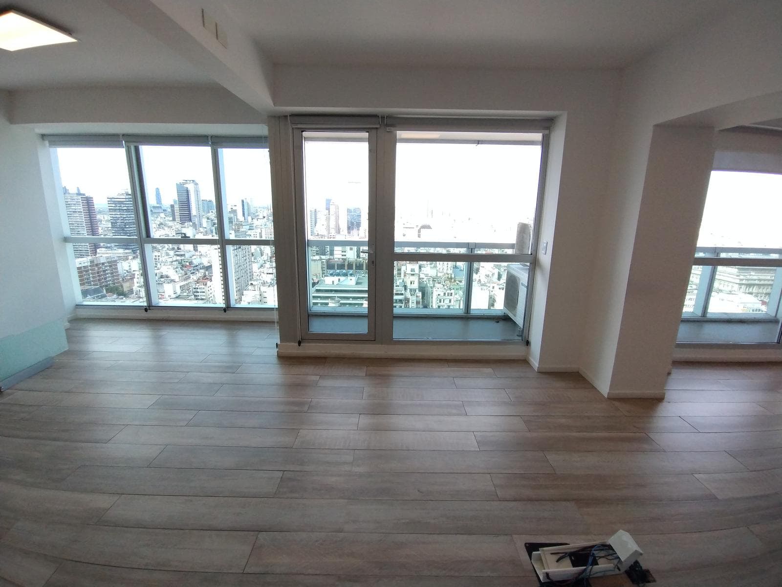 OFFICE FOR RENT IN TORRE BELLINI ESMERALDA