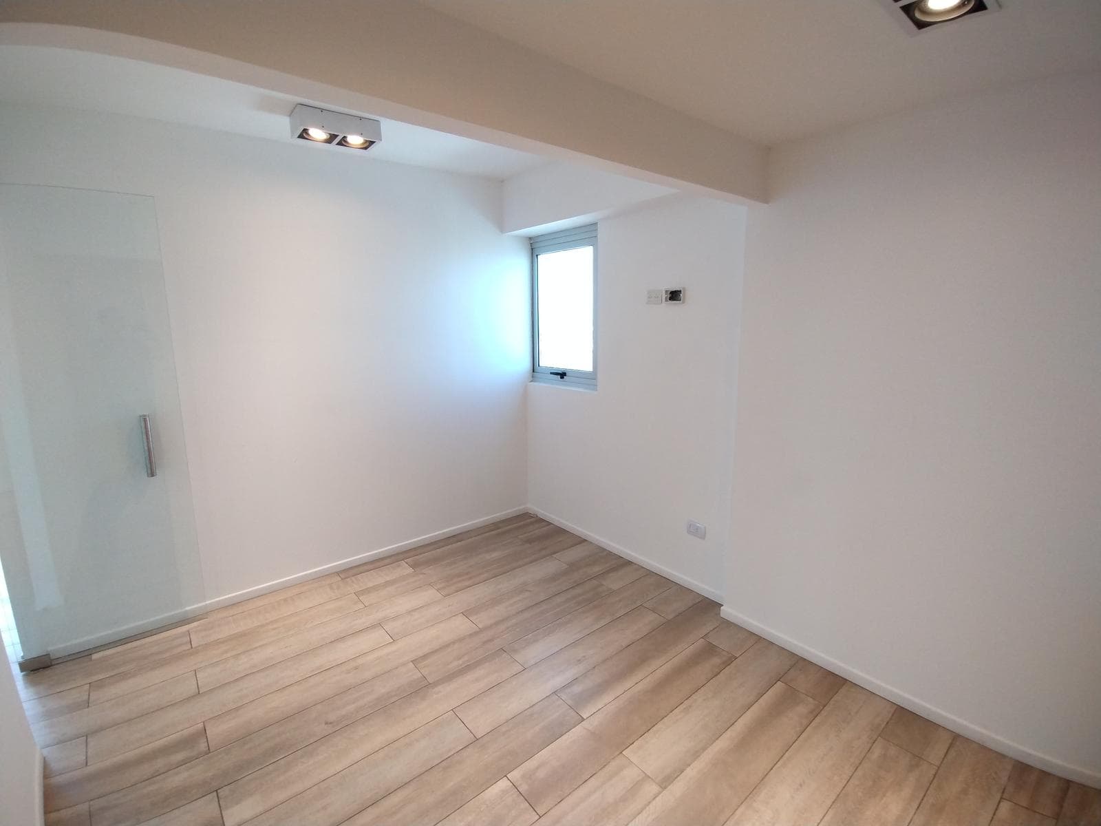 OFFICE FOR RENT IN TORRE BELLINI ESMERALDA
