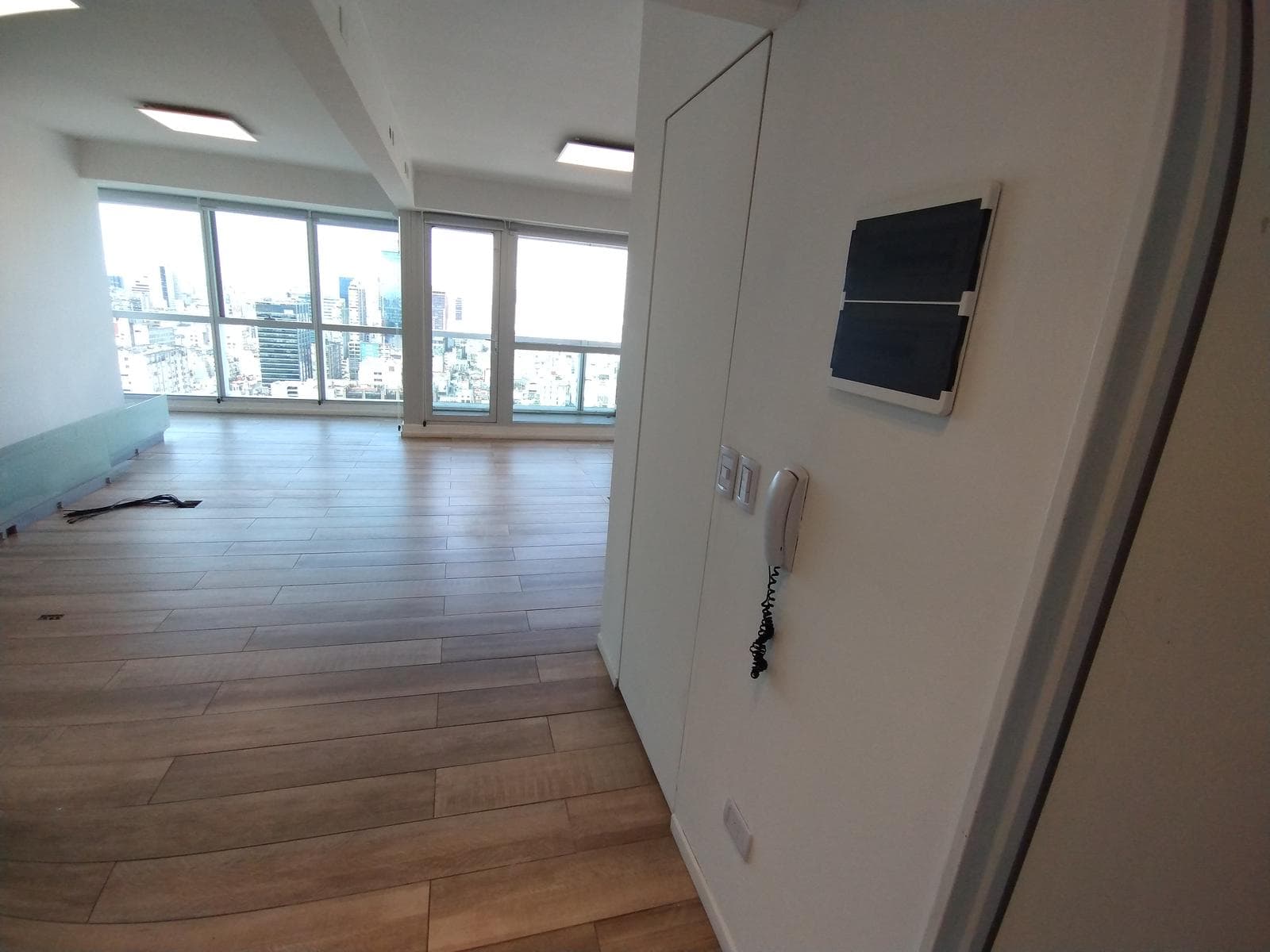 OFFICE FOR RENT IN TORRE BELLINI ESMERALDA