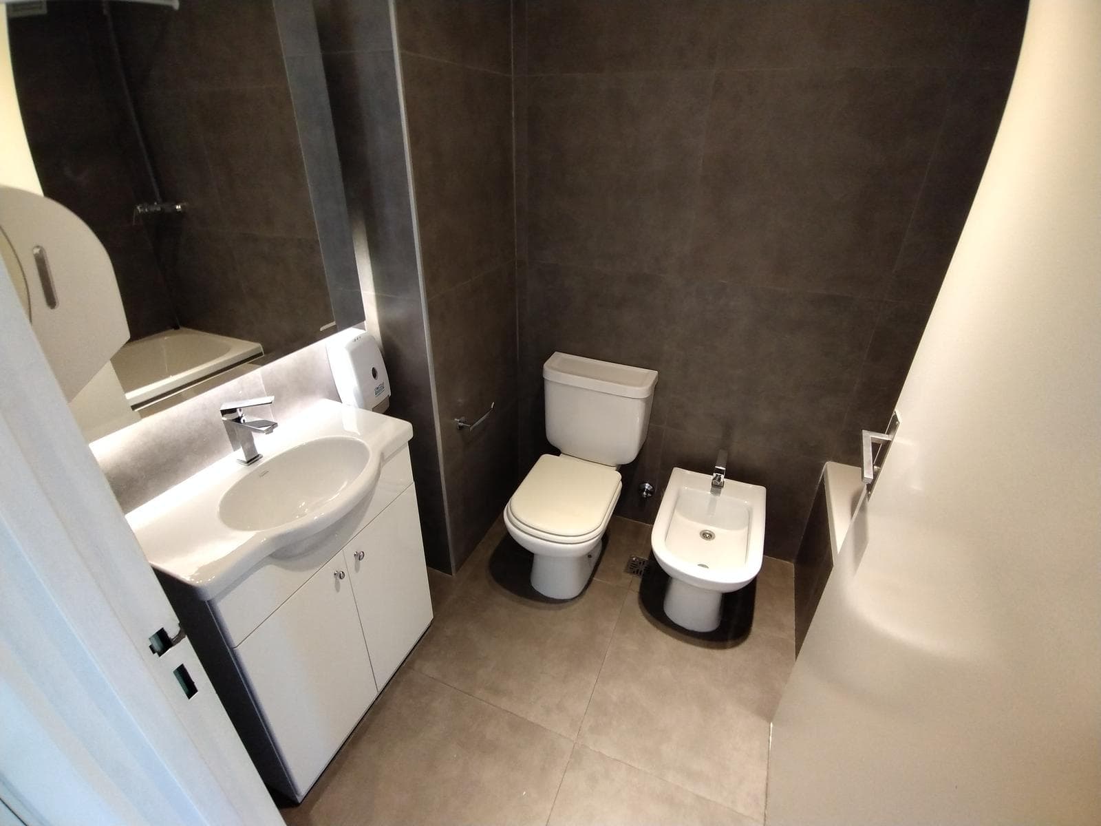 OFFICE FOR RENT IN TORRE BELLINI ESMERALDA