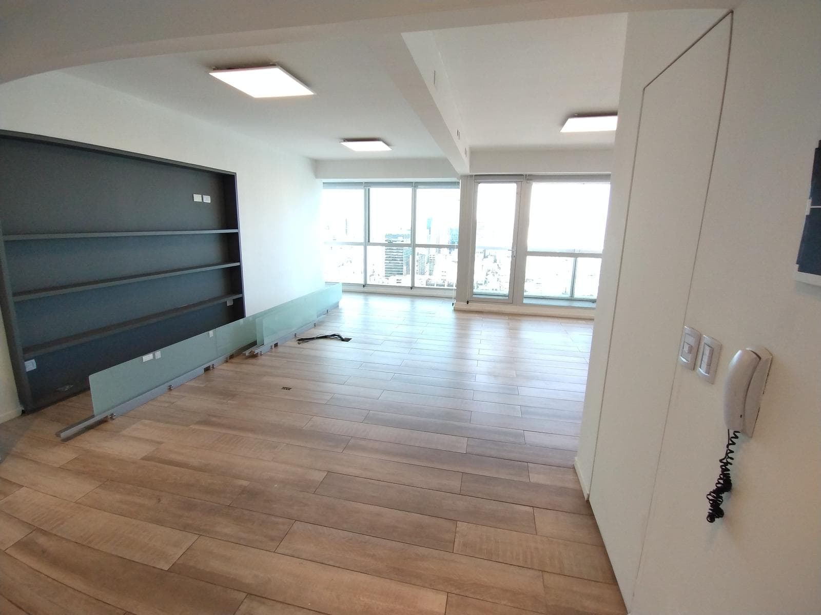 OFFICE FOR RENT IN TORRE BELLINI ESMERALDA