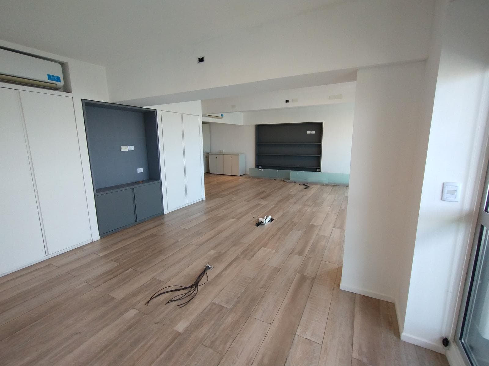 OFFICE FOR RENT IN TORRE BELLINI ESMERALDA