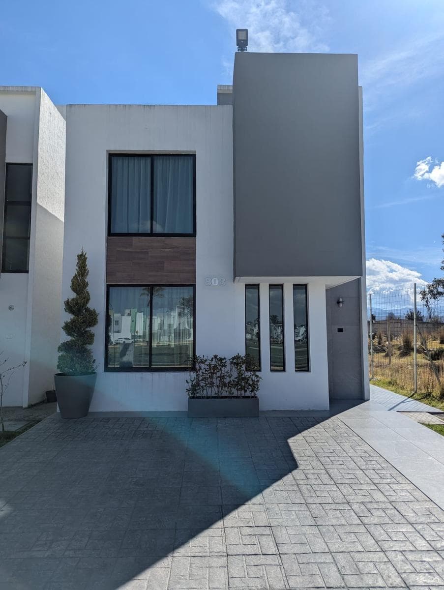 House for Sale in Ocoyoacac, State of Mexico
