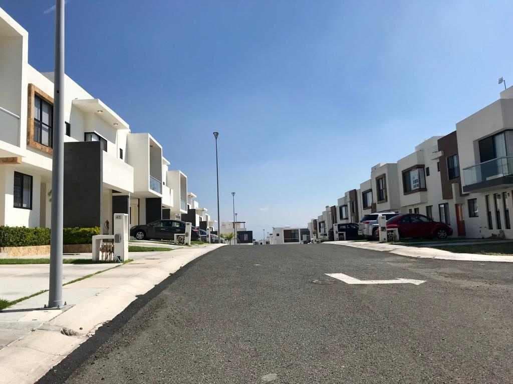 Furnished House for Rent in Zibatá (Maintenance Included)