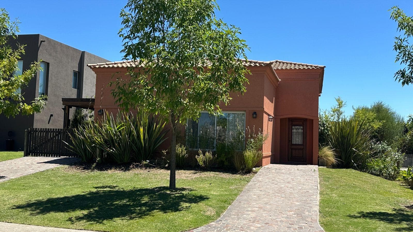 House for Sale, 1 Story, Araucarias Neighborhood, Puertos