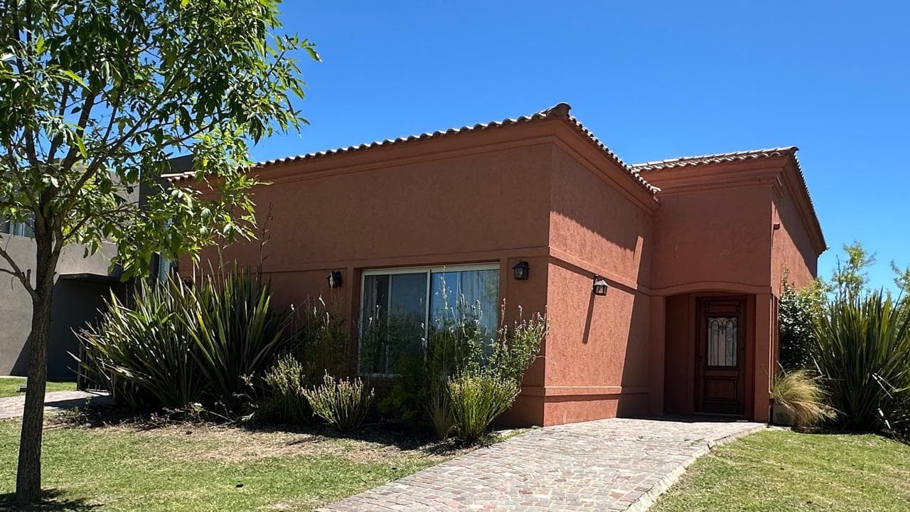House for Sale, 1 Story, Araucarias Neighborhood, Puertos