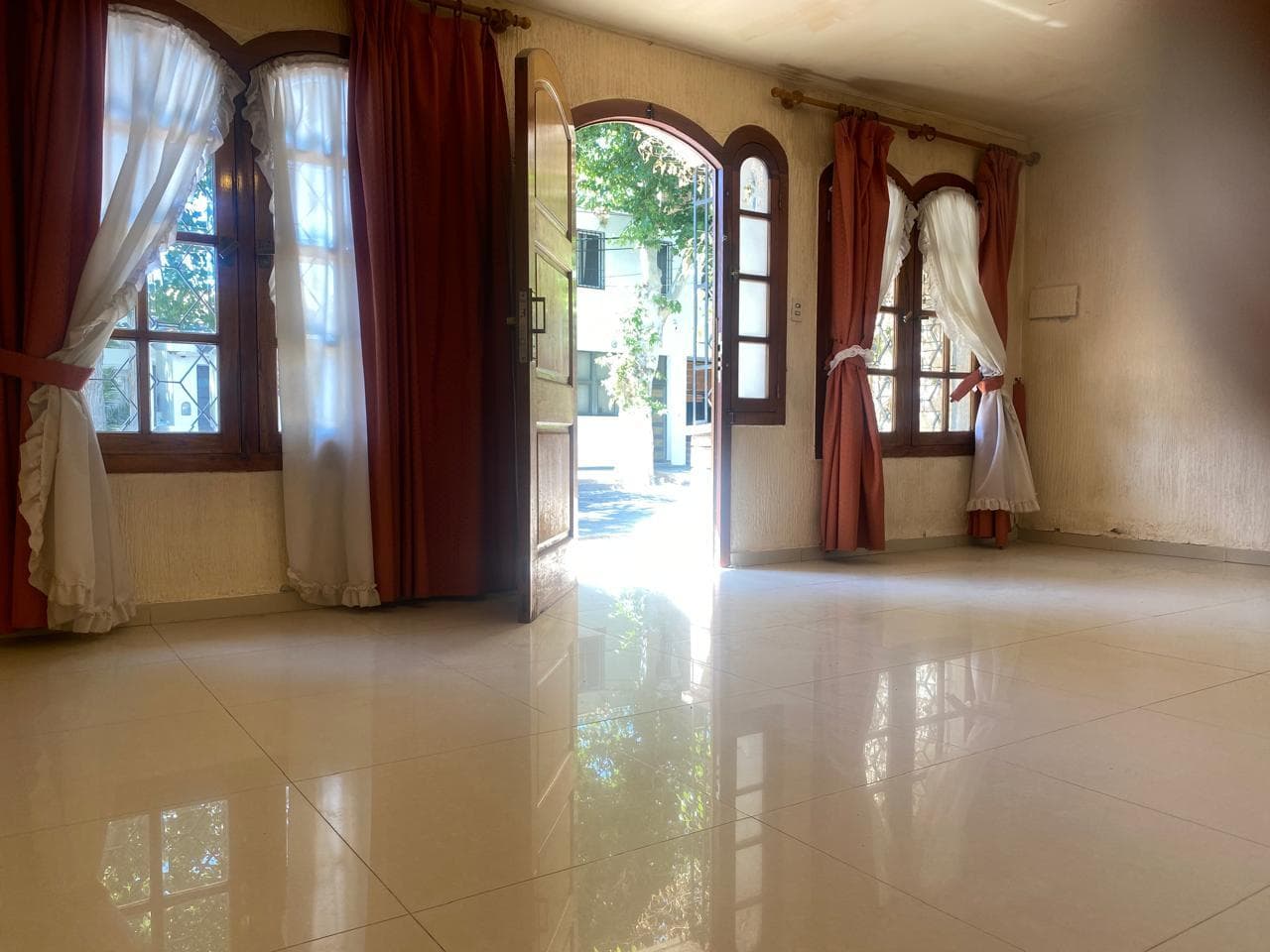 Espectacular Casa MAS Departamento Interno en la Sexta Sección Ciudad. Apto Crédito