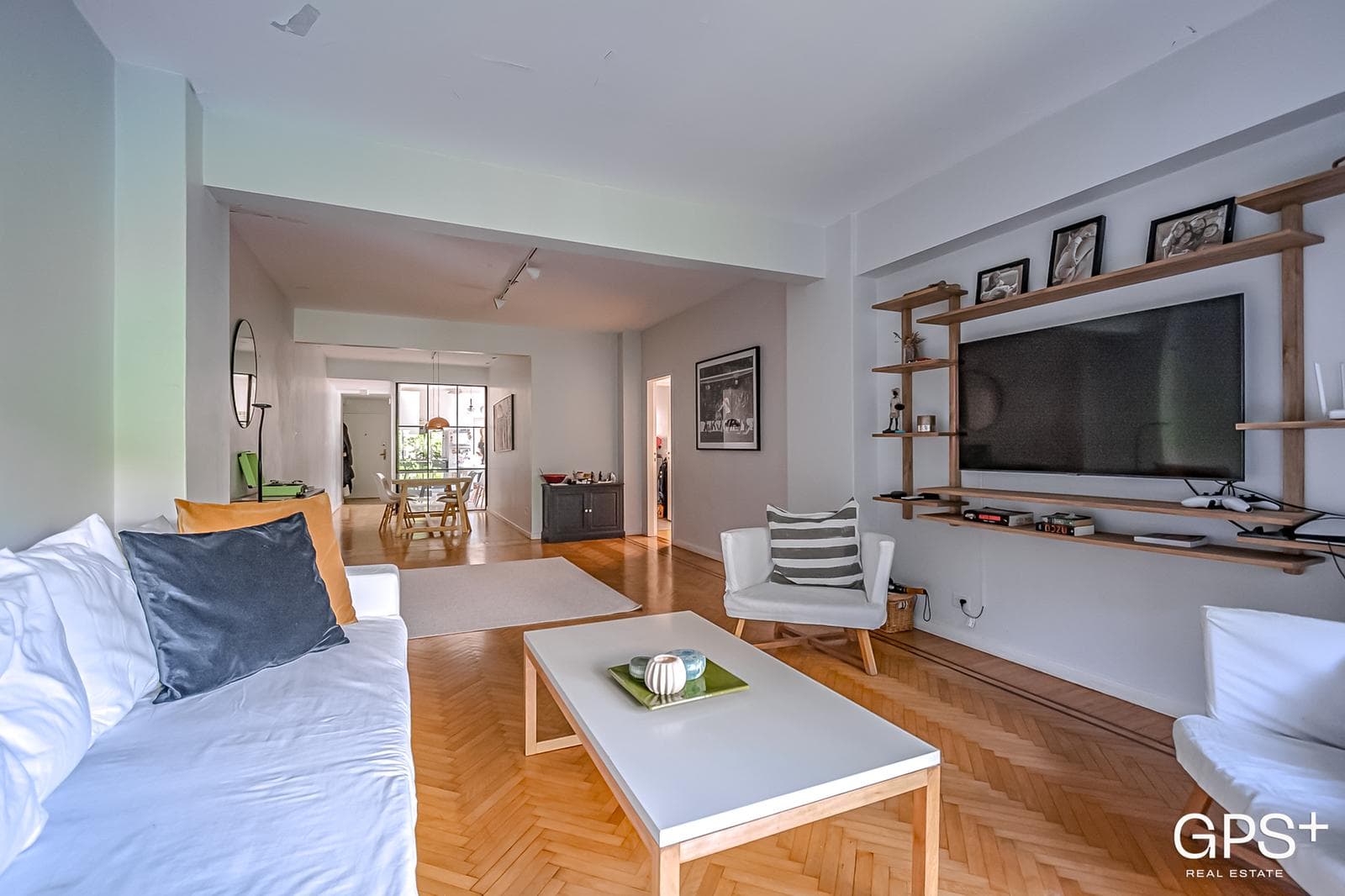 IMPECABLE 5 amb - Hecho a nuevo con balcón y TOTEM en Recoleta