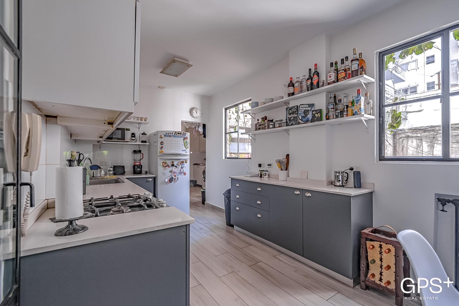 IMPECABLE 5 amb - Hecho a nuevo con balcón y TOTEM en Recoleta
