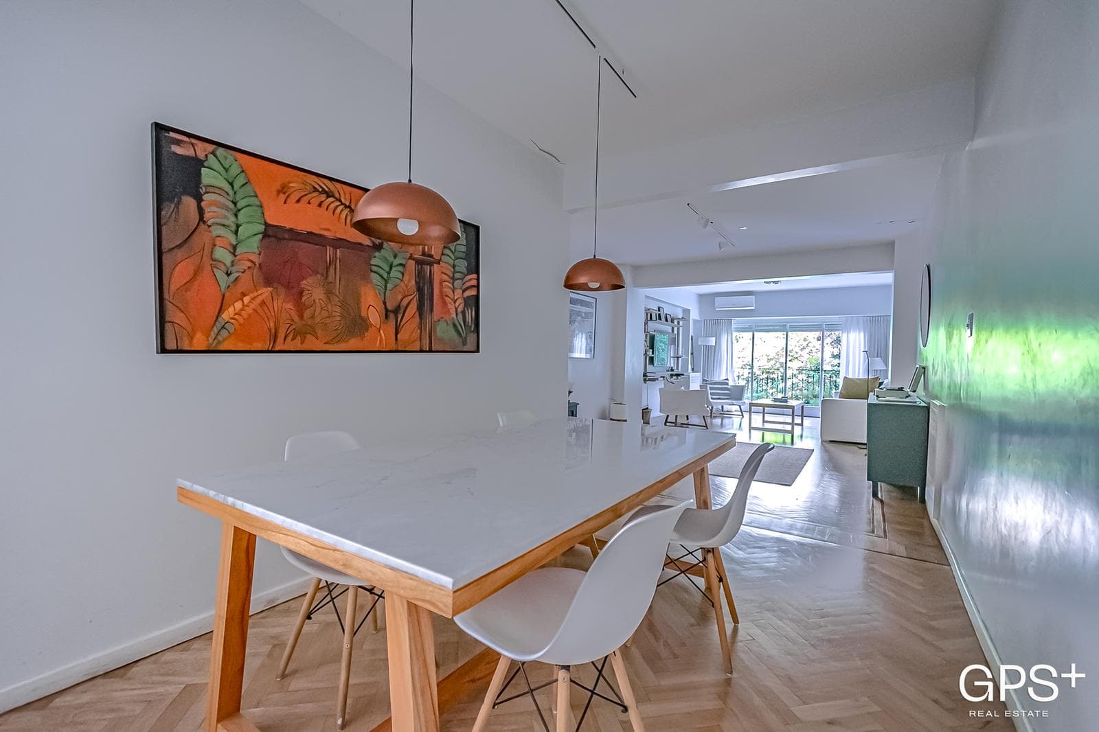 IMPECABLE 5 amb - Hecho a nuevo con balcón y TOTEM en Recoleta