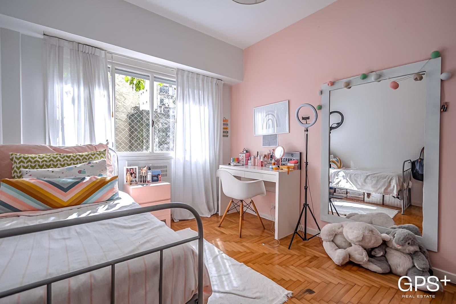 IMPECABLE 5 amb - Hecho a nuevo con balcón y TOTEM en Recoleta